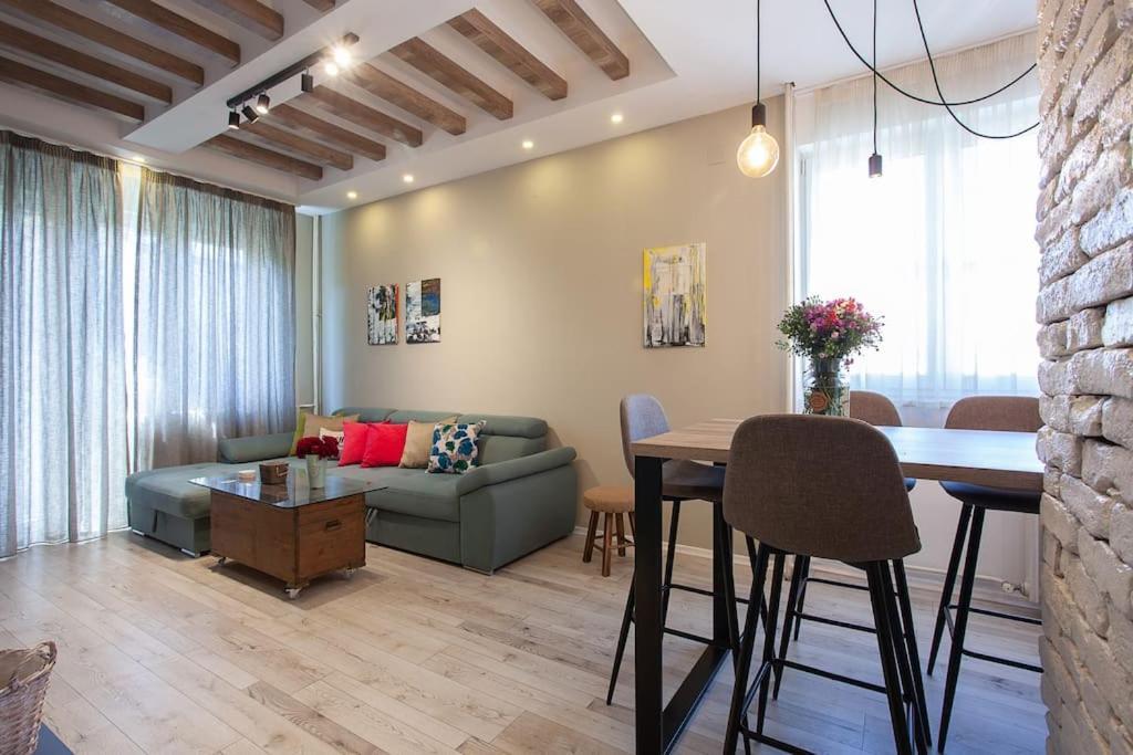 Mihajlovik Lux Apartment In Heart Of Skopje Ngoại thất bức ảnh